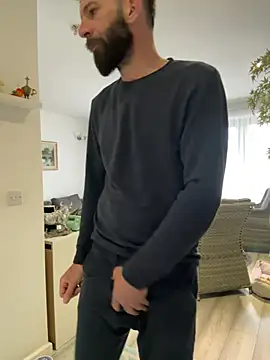 Michel_huge Show in webcam