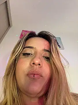 _Ninasanz Chat XXX in diretta