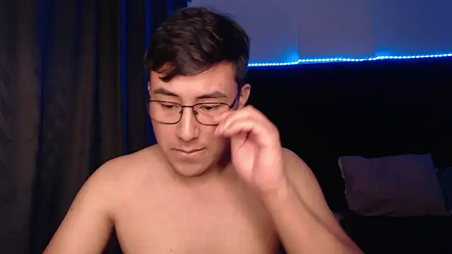 Živý XXX chat andrewmhilton_