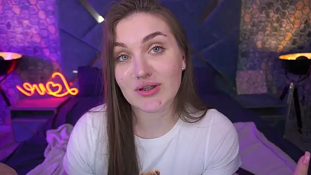 Chatroom XXX en direct de EmmyCharmm