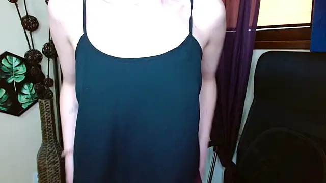 EmillyPlay: онлайн-секс-чат