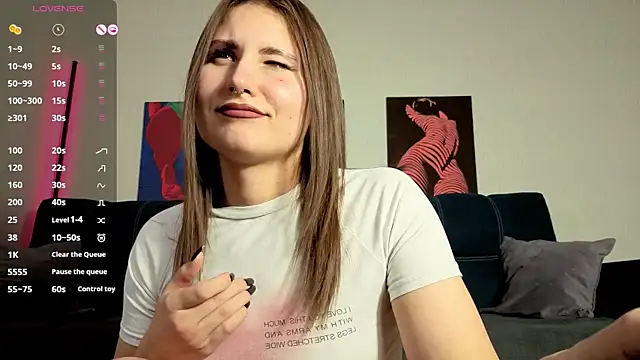 TrixiBell élő XXX-chatje