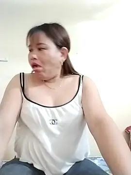 Moubie1 élő XXX-chatje