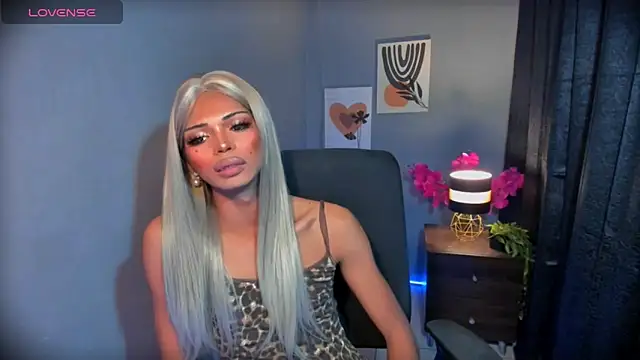 xEllaineCumsLotx 网络视讯表演