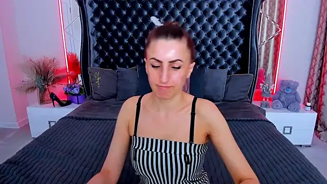 Rebecca_Diamond's Live XXX Chat