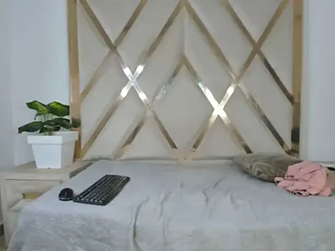 AlanaasmのライブXXXチャット