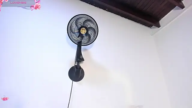 vahiolet_fuentes Adlı Modelin Canlı XXX Sohbeti