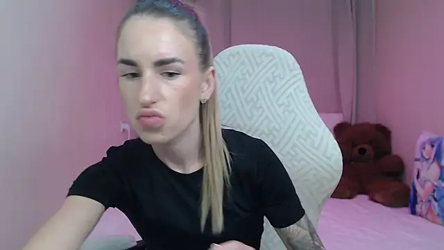 DeboraHorny's Live XXX Chat