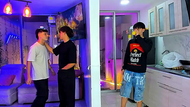 Houseofwarrios Chat XXX in diretta