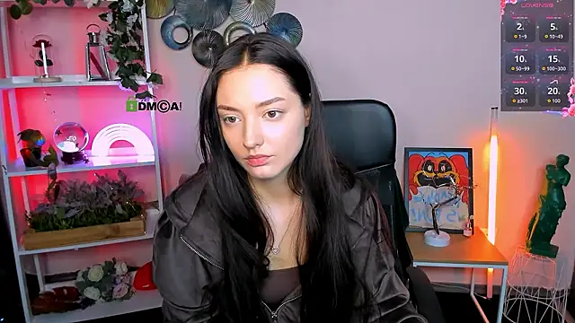 miki-niki Adlı Modelin Canlı XXX Sohbeti