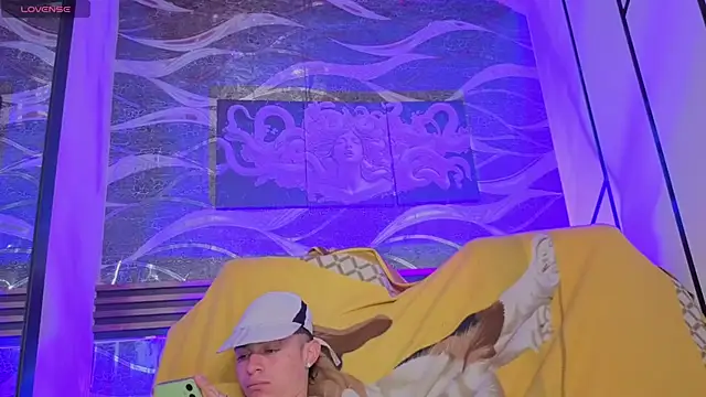 ELL_PBC élő XXX-chatje