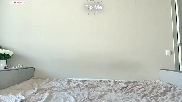 JuiliOnesunray Adlı Modelin Canlı XXX Sohbeti