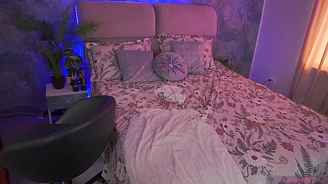 Sexy_Ira Adlı Modelin Canlı XXX Sohbeti