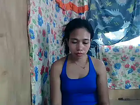 PinaySkinnyGirl's Live XXX Chat