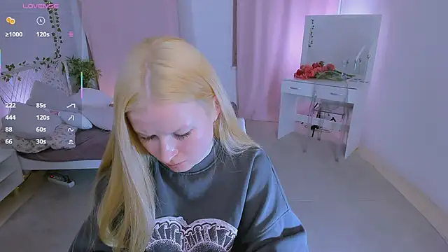 Laly_Peach Chat XXX in diretta