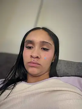 Isabella-Teen Chat XXX live