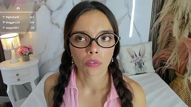 hannahill69 live XXX chat