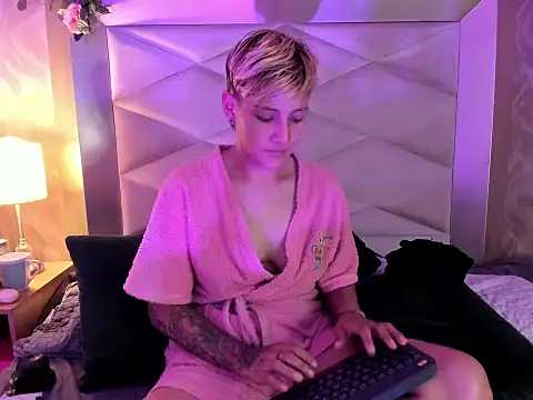 Chatroom XXX en direct de DannyRouds