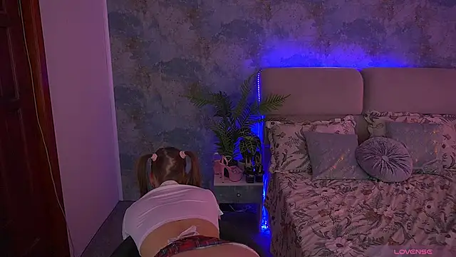 Sexy_Ira Adlı Modelin Canlı XXX Sohbeti