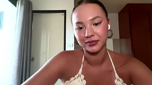 kamila_18_french Chat XXX in diretta