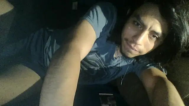 AlexAlejandro13 Show Webcam