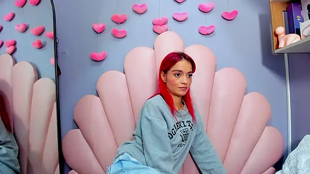 luci_miller Show in webcam