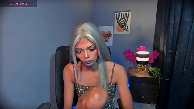 xEllaineCumsLotx Show in webcam