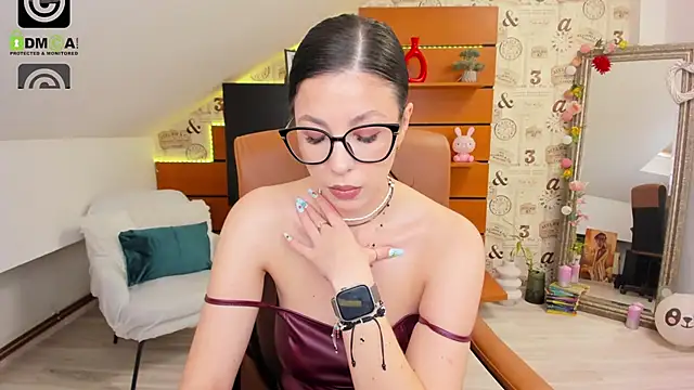 دردشة EmillyTaylor الجنسية المباشرة