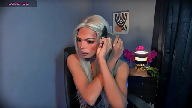 xEllaineCumsLotx Adlı Modelin Canlı XXX Sohbeti