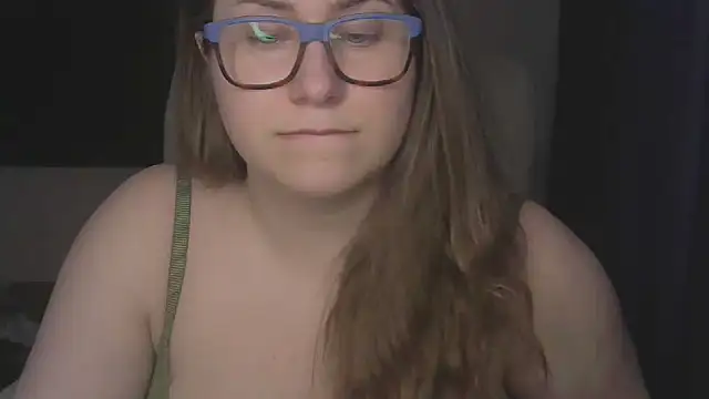 SeasonalSomeone's Live XXX Chat