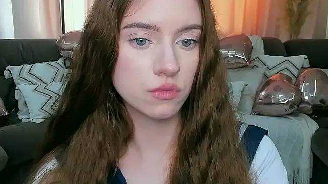 Erica_Kiss Adlı Modelin Canlı XXX Sohbeti