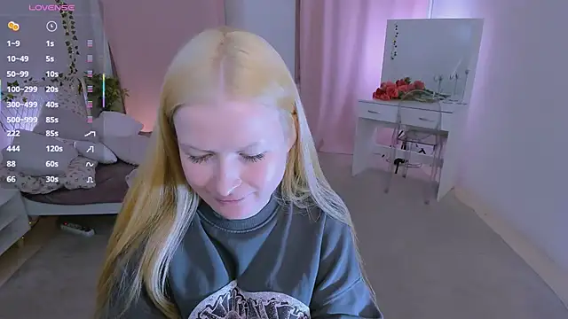 Laly_Peach Obrolan Langsung XXX