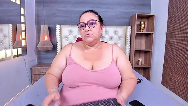 mommy_cute's Live XXX Chat