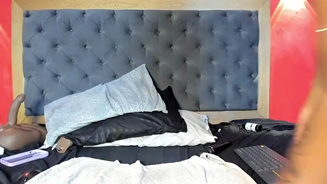 Živý XXX chat YayaHilton