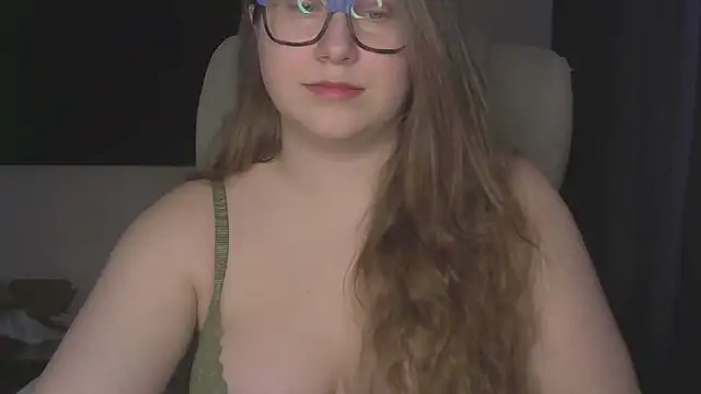 SeasonalSomeone Adlı Modelin Canlı XXX Sohbeti