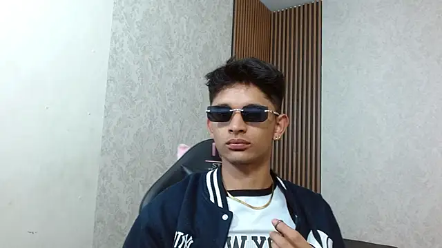 Blunt_tay Webcamshow