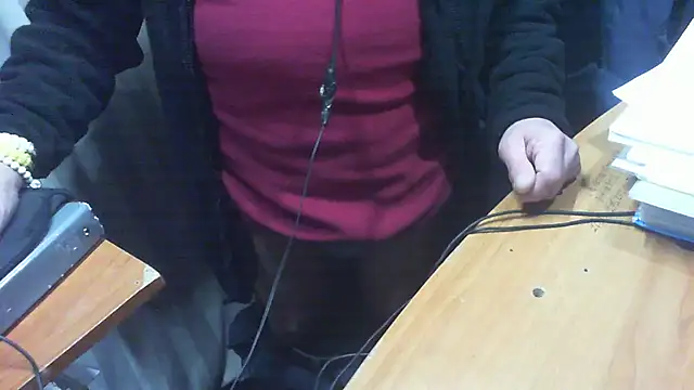 nonnomaturobisex élő XXX-chatje