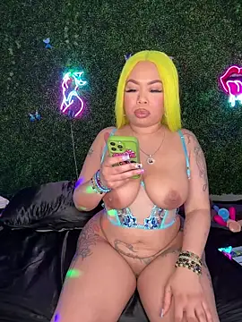 Pokazy przed kamerką – RenaThickAss