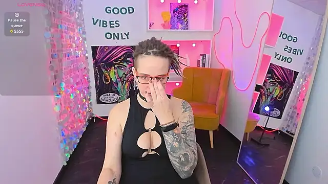 دردشة LisaFoxy_y الجنسية المباشرة