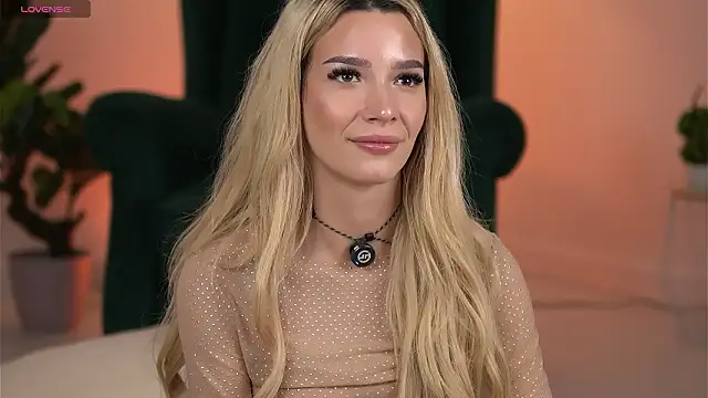 SvveetLuna Adlı Modelin Canlı XXX Sohbeti