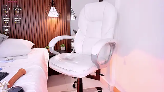 Chat +18 de ahitanaa_ ao vivo