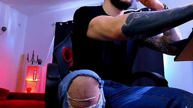 Chatroom XXX en direct de MightyAaron66