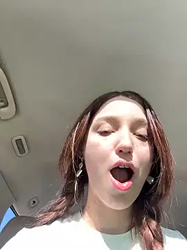 DollyTall webcam show