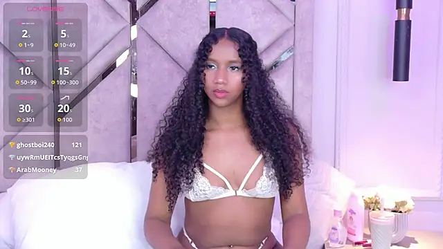 Chloe-Rose- – Live XXX-chat