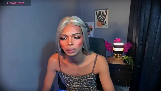 xEllaineCumsLotx Show Webcam