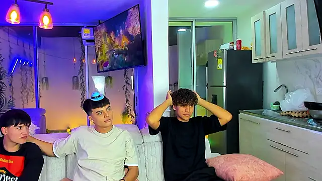 Houseofwarrios Adlı Modelin Web Kamerası Şovu