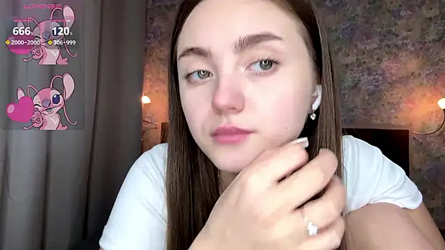 LoraDavi's Live XXX Chat