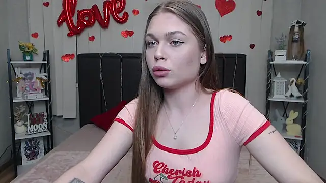 LaraPika élő XXX-chatje