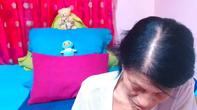 SLUTTYROXY Show Webcam