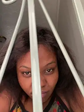 Dellah27 Chat XXX in diretta